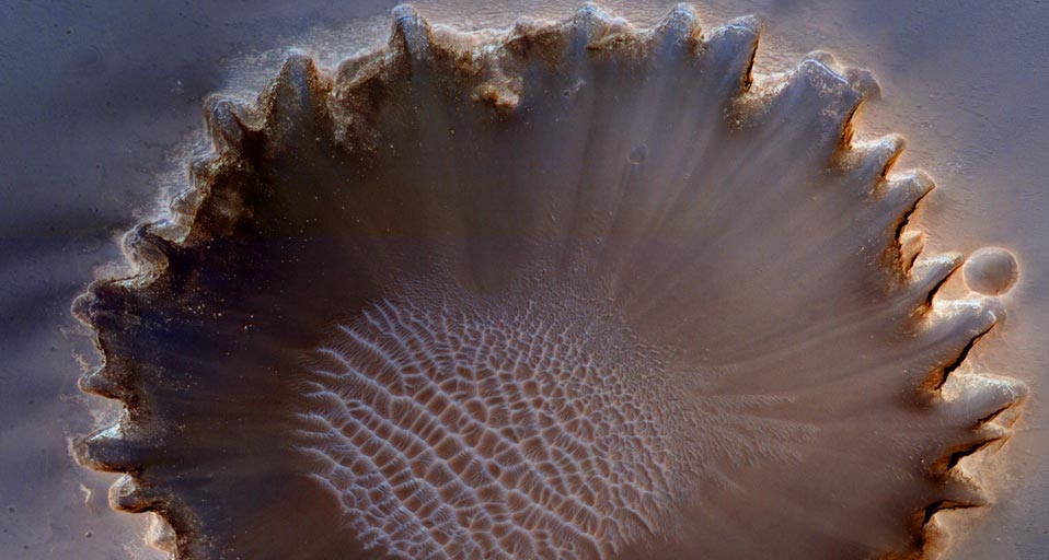 由美国宇航局的火星侦察轨道器拍摄的火星陨石坑 - - NASA ?(©NASA) - 2010/02/01 由美国宇航局的火星侦察轨道器拍摄的火星陨石坑 - - NASA ?(©NASA) - 2010/02/01