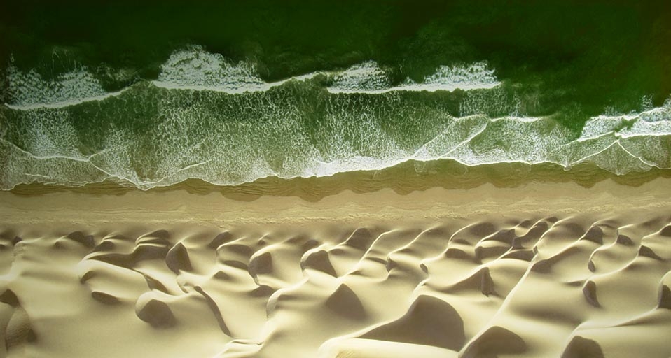 太平洋在秘鲁海滩上留下的“沙浪”(George Steinmetz/Corbis ©) - 2011/01/30 太平洋在秘鲁海滩上留下的“沙浪”(George Steinmetz/Corbis ©) - 2011/01/30