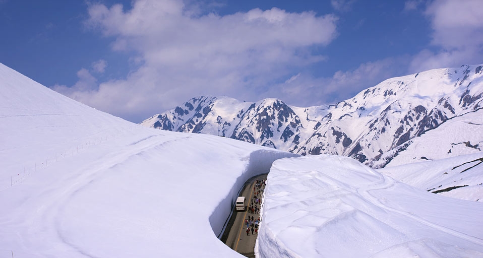 日本富山县的立山(JTB Photo/Japan Travel Bureau/Photolibrary ©) - 2011/06/13 日本富山县的立山(JTB Photo/Japan Travel Bureau/Photolibrary ©) - 2011/06/13