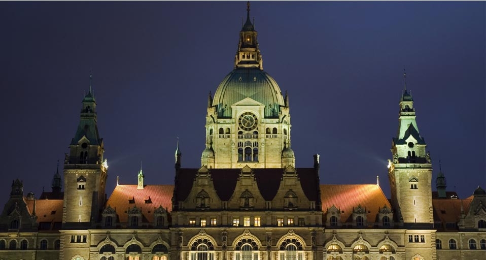 德国汉诺威市政厅(© Scholz F. Collection/Arco Images/Age Fotostock) ©) - 2011/09/10 德国汉诺威市政厅(© Scholz F. Collection/Arco Images/Age Fotostock) ©) - 2011/09/10