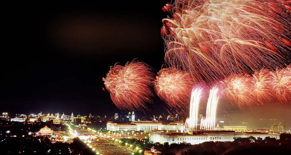 天安门广场上的焰火(© View Stock/Photolibrary) ©) - 2011/09/30 天安门广场上的焰火(© View Stock/Photolibrary) ©) - 2011/09/30