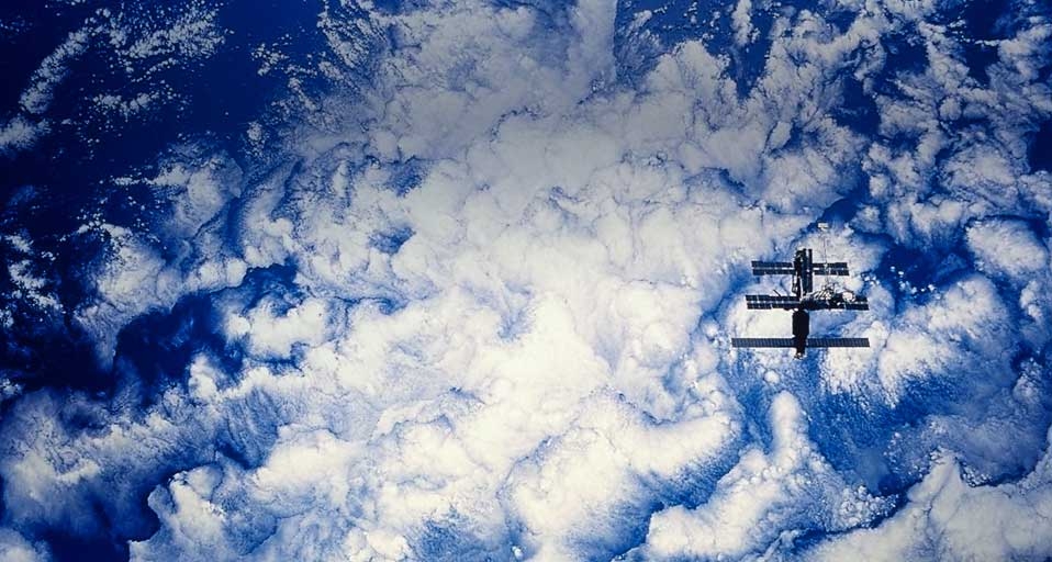 太平洋上空的国际空间站(© StockTrek/White/Photolibrary) ©) - 2011/10/05 太平洋上空的国际空间站(© StockTrek/White/Photolibrary) ©) - 2011/10/05