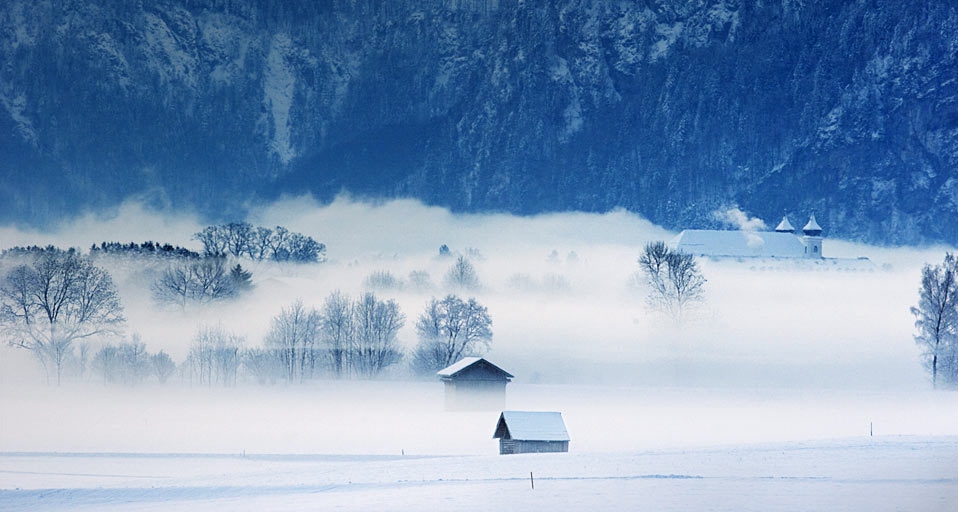 冬季清晨的德国修道院(© Imagebroker RF/Photolibrary) ©) - 2011/12/06 冬季清晨的德国修道院(© Imagebroker RF/Photolibrary) ©) - 2011/12/06