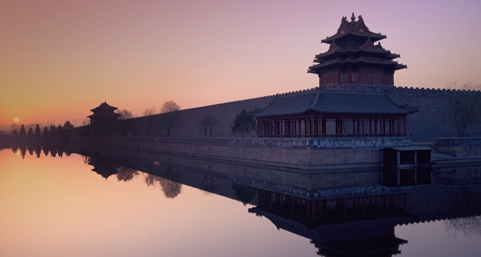 北京紫禁城的日出(© Travelasia/Asia Images/Getty Images) ©) - 2011/12/31 北京紫禁城的日出(© Travelasia/Asia Images/Getty Images) ©) - 2011/12/31
