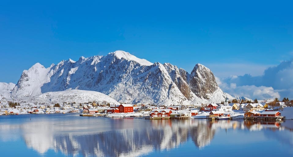 挪威罗弗敦群岛的雷讷渔村(© Frank Krahmer/Corbis) ©) - 2012/01/15 挪威罗弗敦群岛的雷讷渔村(© Frank Krahmer/Corbis) ©) - 2012/01/15