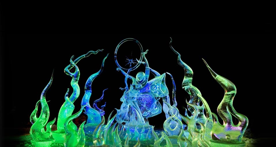 阿拉斯加世界冰雕艺术锦标赛作品(© Patrick Endres/Getty Images) ©) - 2012/02/27 阿拉斯加世界冰雕艺术锦标赛作品(© Patrick Endres/Getty Images) ©) - 2012/02/27