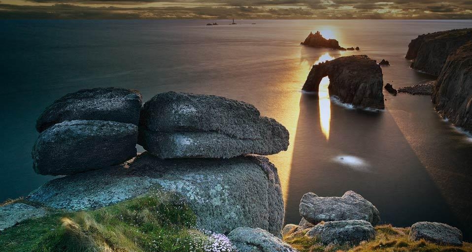 英国康沃尔郡兰兹角,陆地的尽头(© Ray Bradshaw/Getty Images) ©) - 2012/05/17 英国康沃尔郡兰兹角,陆地的尽头(© Ray Bradshaw/Getty Images) ©) - 2012/05/17