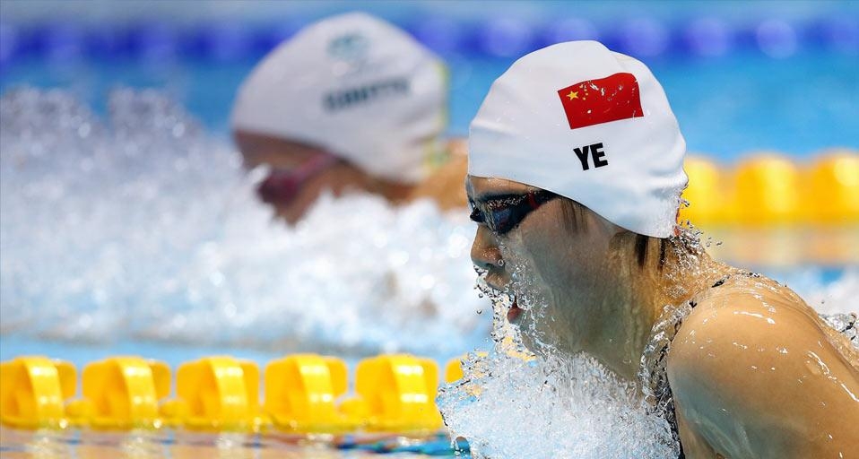2012年7月31日伦敦奥运水上运动中心内,女子200米个人混合泳决赛中的叶诗文(© Al Bello/Getty Images) ©) - 2012/07/31 2012年7月31日伦敦奥运水上运动中心内,女子200米个人混合泳决赛中的叶诗文(© Al Bello/Getty Images) ©) - 2012/07/31