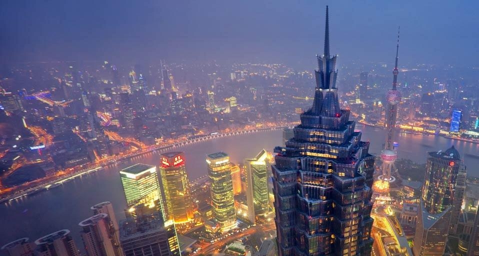 上海市黄浦江畔的金茂大厦(© José Fuste Raga/age fotostock) ©) - 2012/10/01 上海市黄浦江畔的金茂大厦(© José Fuste Raga/age fotostock) ©) - 2012/10/01