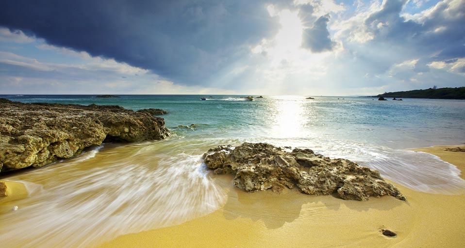 台湾垦丁公园的南湾泳滩(© Sunrise@dawn Photography/Flickr/Getty Images) ©) - 2012/10/14 台湾垦丁公园的南湾泳滩(© Sunrise@dawn Photography/Flickr/Getty Images) ©) - 2012/10/14