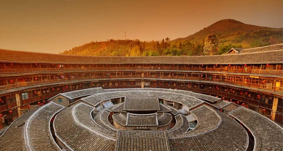 中国福建传统住房,客家土楼(© fototrav/Vetta/Getty Images) ©) - 2012/11/01 中国福建传统住房,客家土楼(© fototrav/Vetta/Getty Images) ©) - 2012/11/01