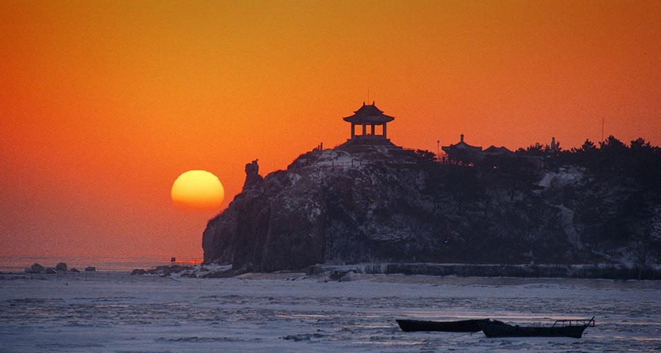 河北秦皇岛北戴河鸽子窝景区(© View Stock/Stock Connection/Aurora Photos) ©) - 2012/12/08 河北秦皇岛北戴河鸽子窝景区(© View Stock/Stock Connection/Aurora Photos) ©) - 2012/12/08