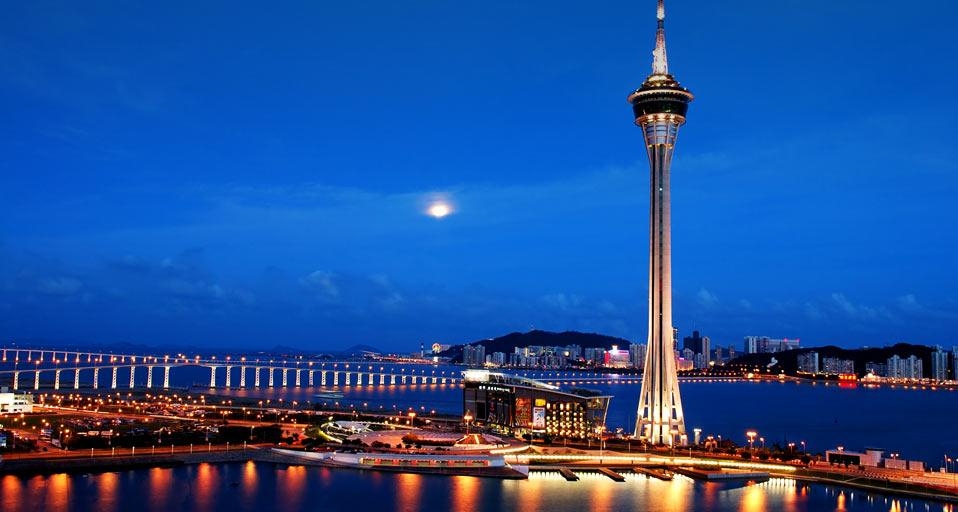 澳门观光塔夜景(© Panther Media/age fotostock) ©) - 2012/12/19 澳门观光塔夜景(© Panther Media/age fotostock) ©) - 2012/12/19
