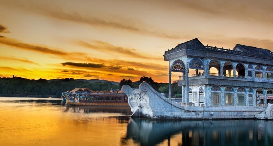 北京颐和园的石舫(© Laoshi/Vetta/Getty Images) ©) - 2013/01/08 北京颐和园的石舫(© Laoshi/Vetta/Getty Images) ©) - 2013/01/08