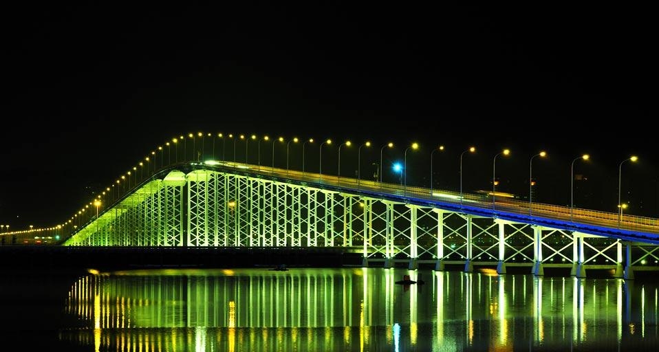 连接澳门半岛和凼仔岛的澳凼大桥(© Huang Xin/Flickr/Getty Images) ©) - 2013/03/02 连接澳门半岛和凼仔岛的澳凼大桥(© Huang Xin/Flickr/Getty Images) ©) - 2013/03/02