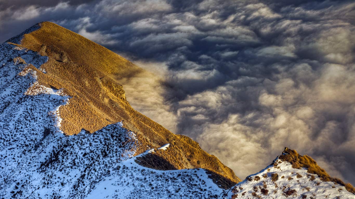 新西兰南阿尔卑斯山,中奥塔哥地区瓦纳卡湖上空的云海(© Colin Monteath/age fotostock) - 2013/07/26 新西兰南阿尔卑斯山,中奥塔哥地区瓦纳卡湖上空的云海(© Colin Monteath/age fotostock) - 2013/07/26