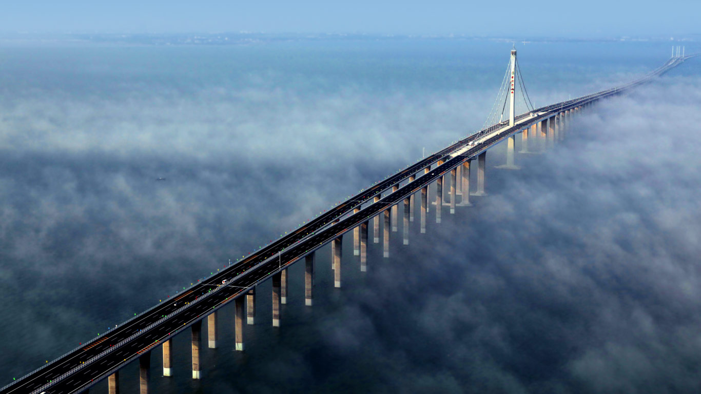 山东青岛海湾大桥鸟瞰图(© Yan Runbo/Corbis) - 2013/11/25 山东青岛海湾大桥鸟瞰图(© Yan Runbo/Corbis) - 2013/11/25