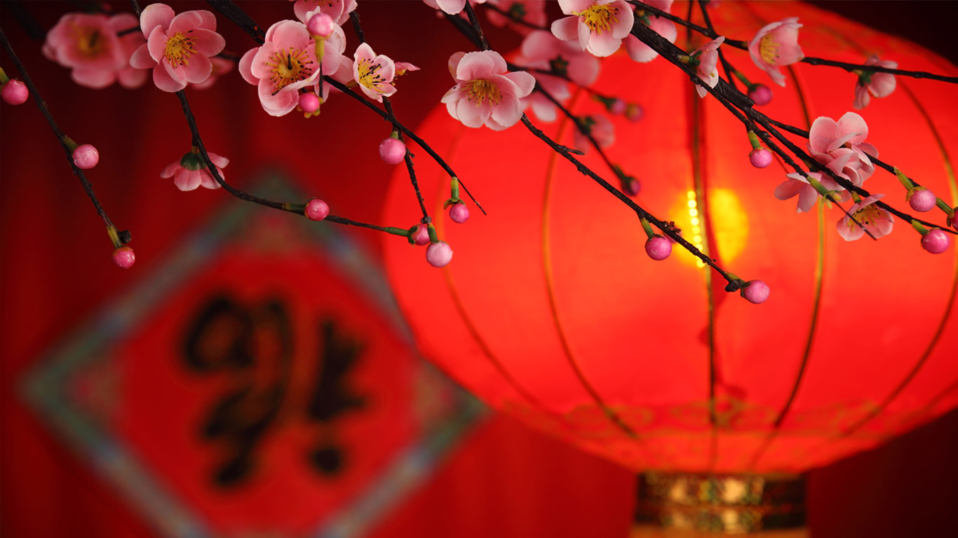 中国新年装饰,灯笼与福字(© Li Ding/Alamy) - 2014/01/31 中国新年装饰,灯笼与福字(© Li Ding/Alamy) - 2014/01/31