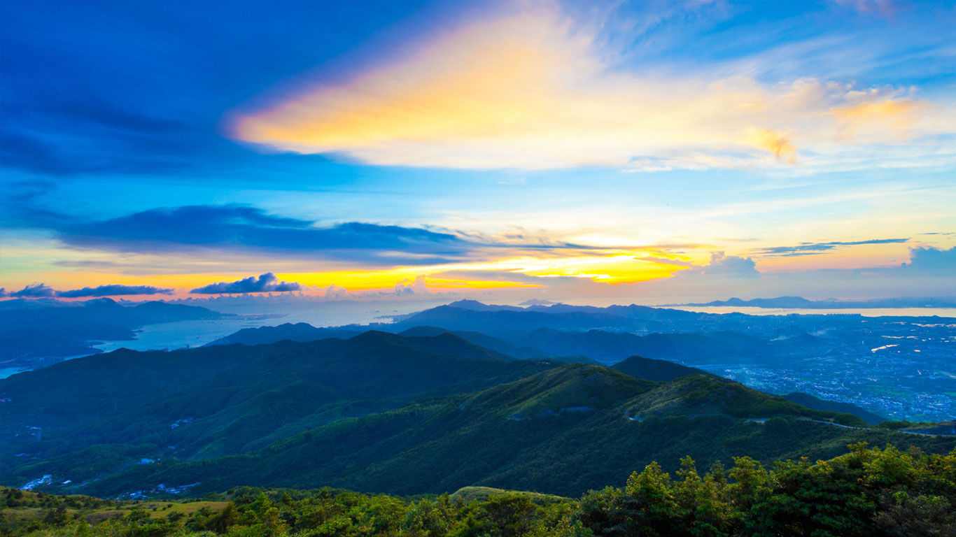夕阳下雄伟的山川(© Ka Wing Yu/Alamy) - 2014/05/24 夕阳下雄伟的山川(© Ka Wing Yu/Alamy) - 2014/05/24
