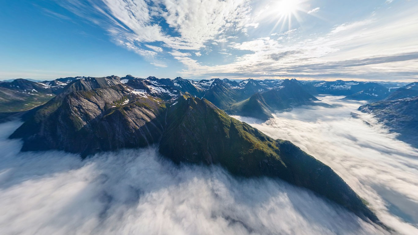 挪威,在约伦峡湾之上的孙墨尔阿尔卑斯山(© AirPano) - 2014/06/29 挪威,在约伦峡湾之上的孙墨尔阿尔卑斯山(© AirPano) - 2014/06/29