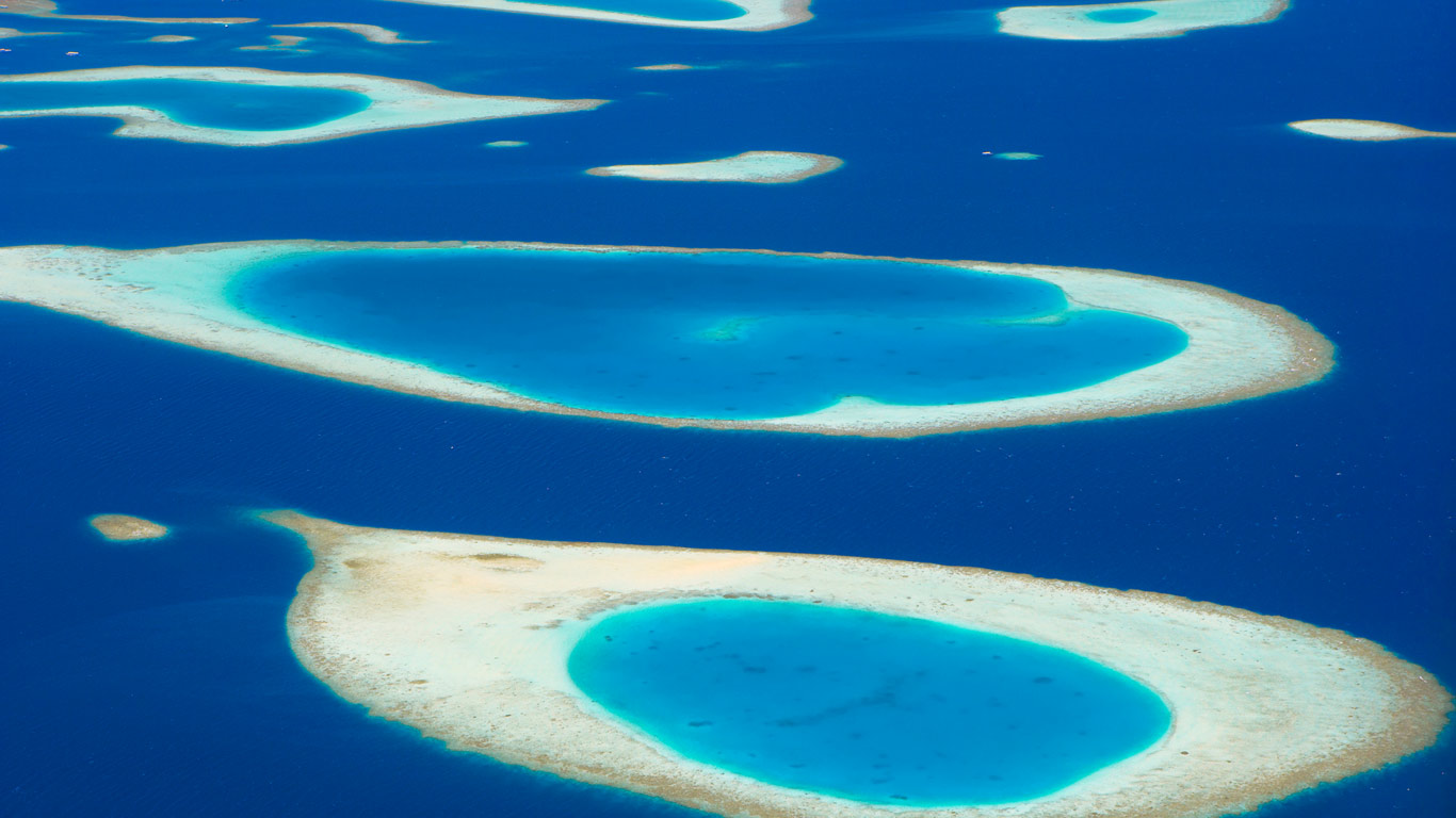 马尔代夫群岛的环礁(© Sakis Papadopoulos/plainpicture) - 2014/08/19 马尔代夫群岛的环礁(© Sakis Papadopoulos/plainpicture) - 2014/08/19