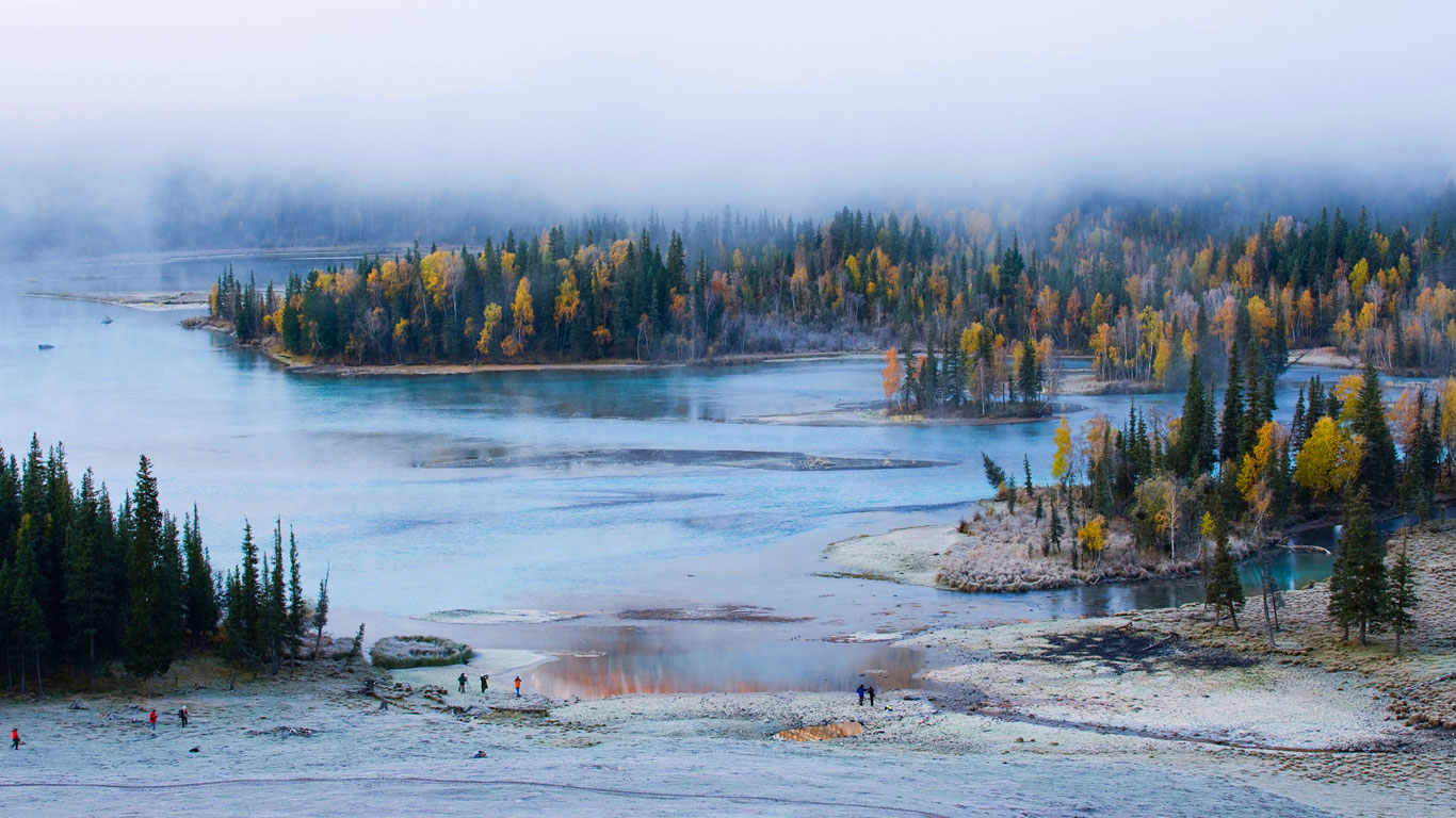 新疆阿尔泰山,喀纳斯湖(© Henry Westheim Photography/Alamy) - 2014/10/23 新疆阿尔泰山,喀纳斯湖(© Henry Westheim Photography/Alamy) - 2014/10/23