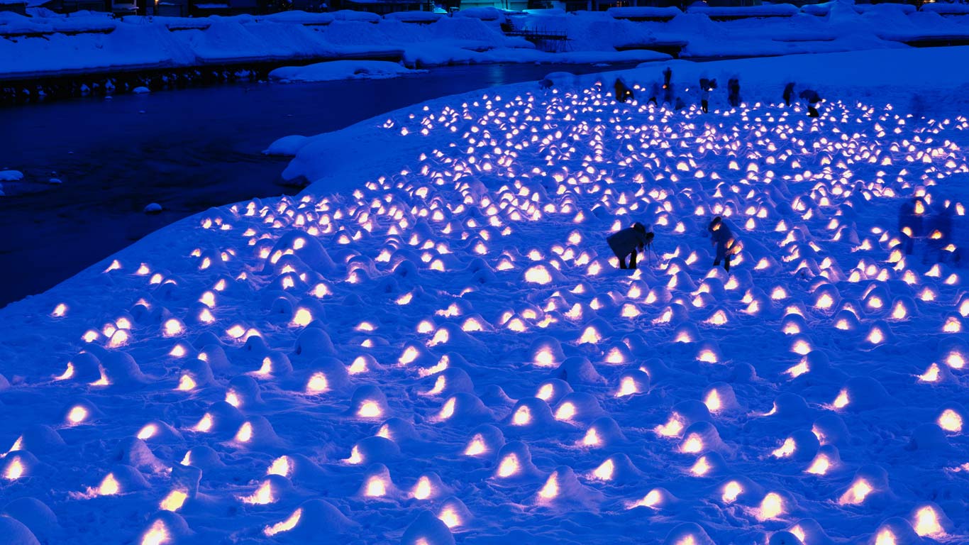日本横手,为镰仓节(雪屋节)而建的微型雪屋(© JTB Media Creation, Inc./Alamy) - 2015/02/28 日本横手,为镰仓节(雪屋节)而建的微型雪屋(© JTB Media Creation, Inc./Alamy) - 2015/02/28
