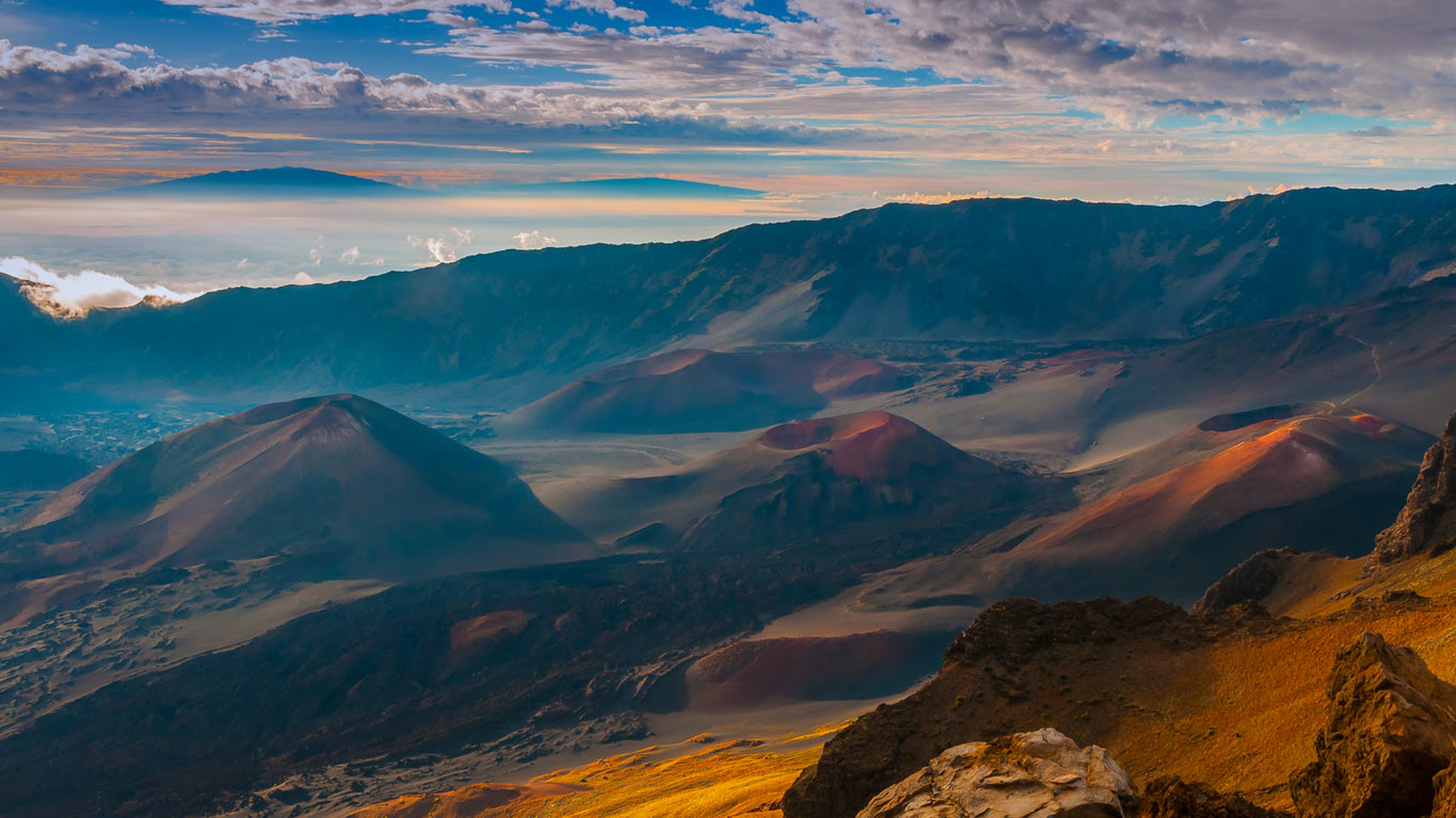 夏威夷茂宜岛,哈雷阿卡拉火山口的渣锥(© Dennis Maisel/Tandem Stills + Motion) - 2015/03/15 夏威夷茂宜岛,哈雷阿卡拉火山口的渣锥(© Dennis Maisel/Tandem Stills + Motion) - 2015/03/15