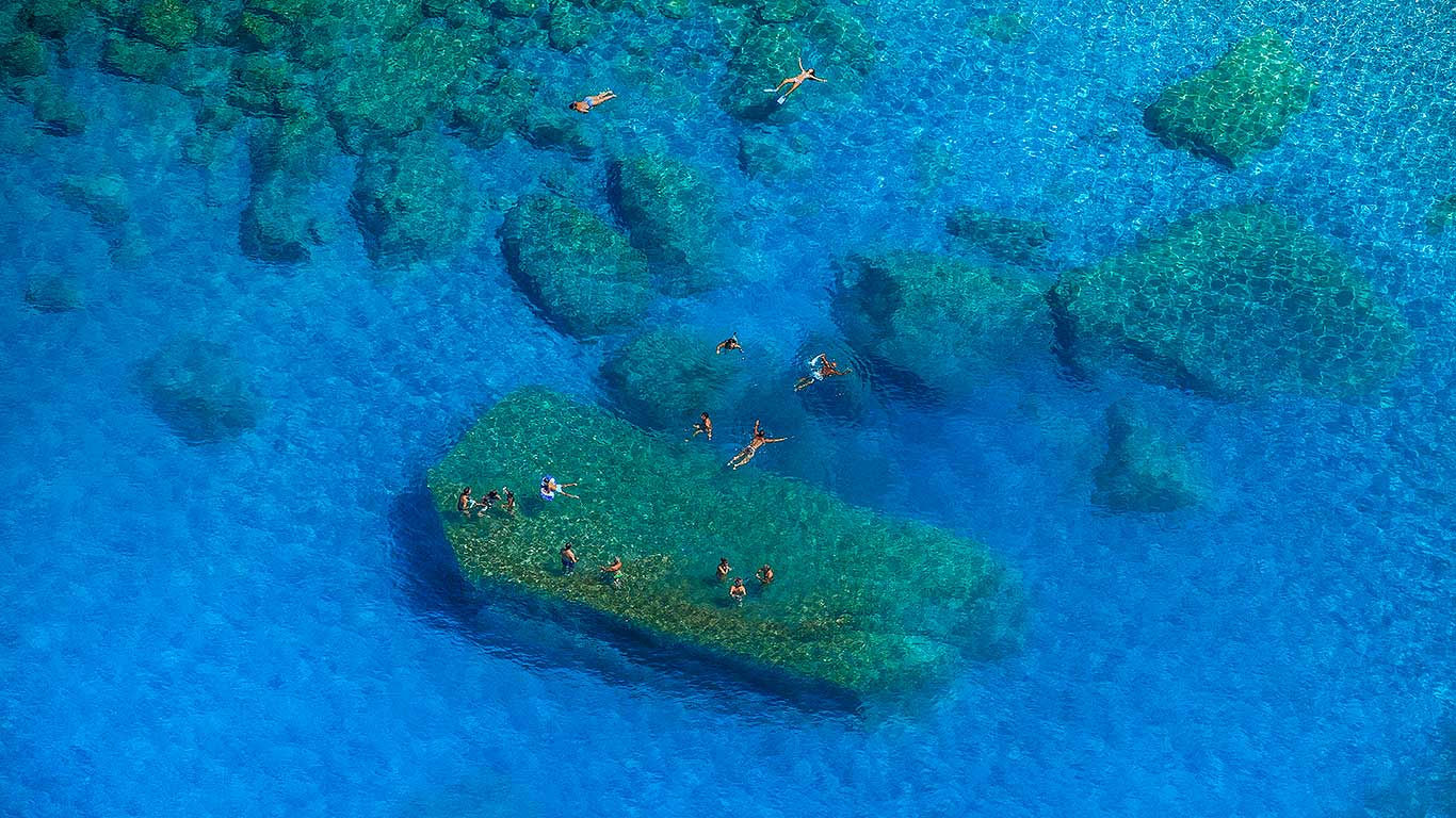 意大利西西里岛,第勒尼安海海域上的卡波多尔兰多海岸线(© Antonino Bartuccio/SIME/4Corners) - 2015/06/24 意大利西西里岛,第勒尼安海海域上的卡波多尔兰多海岸线(© Antonino Bartuccio/SIME/4Corners) - 2015/06/24
