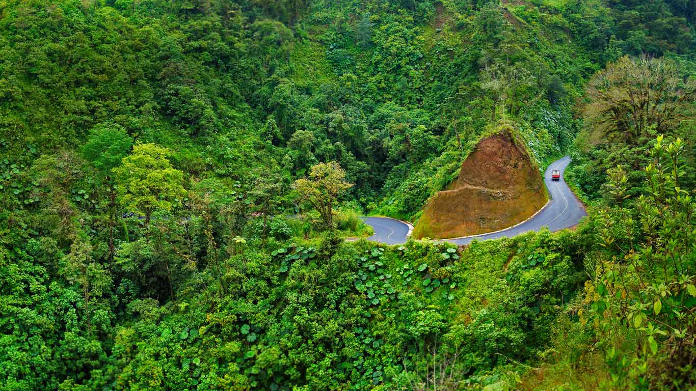 通往哥斯达黎加,阿雷纳尔火山国家公园的一条路(© Stefano Amantini/Corbis) - 2015/08/06 通往哥斯达黎加,阿雷纳尔火山国家公园的一条路(© Stefano Amantini/Corbis) - 2015/08/06
