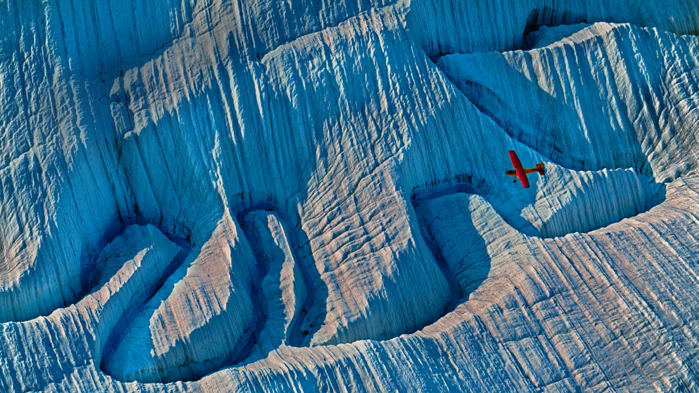 阿拉斯加,兰格尔-圣埃利亚斯国家公园和自然保护区的一座冰山(© Frans Lanting/Gallery Stock) - 2015/08/19 阿拉斯加,兰格尔-圣埃利亚斯国家公园和自然保护区的一座冰山(© Frans Lanting/Gallery Stock) - 2015/08/19