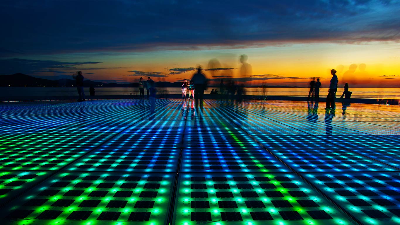 ‘Greeting to the Sun’ installation by Nikola Ba?i?, Zadar, Croatia(© Ivan Coric/Alamy) - 2015/09/05 ‘Greeting to the Sun’ installation by Nikola Ba?i?, Zadar, Croatia(© Ivan Coric/Alamy) - 2015/09/05