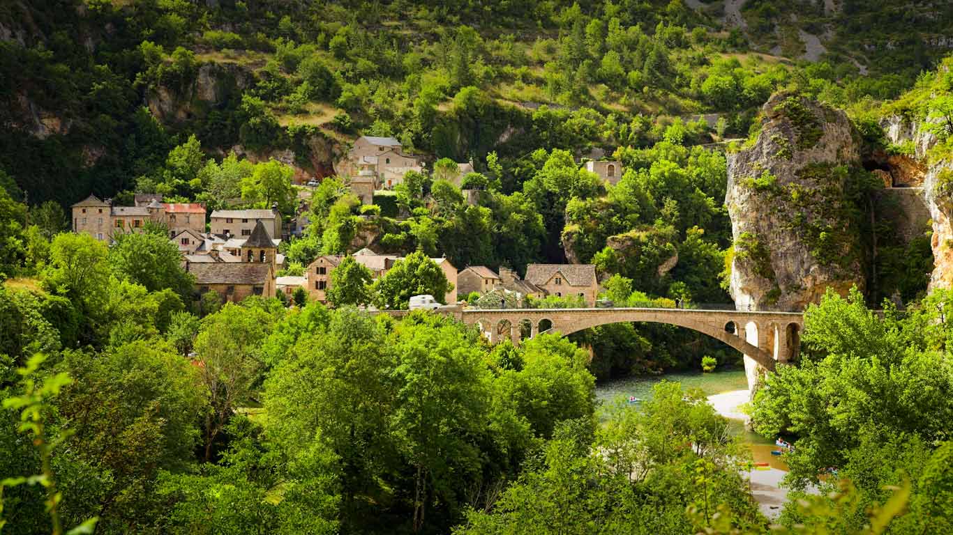 法国,朗格多克-鲁西永,塞文山脉国家公园,塔尔恩峡谷(© Jan Wlodarczyk/Alamy) - 2015/09/11 法国,朗格多克-鲁西永,塞文山脉国家公园,塔尔恩峡谷(© Jan Wlodarczyk/Alamy) - 2015/09/11