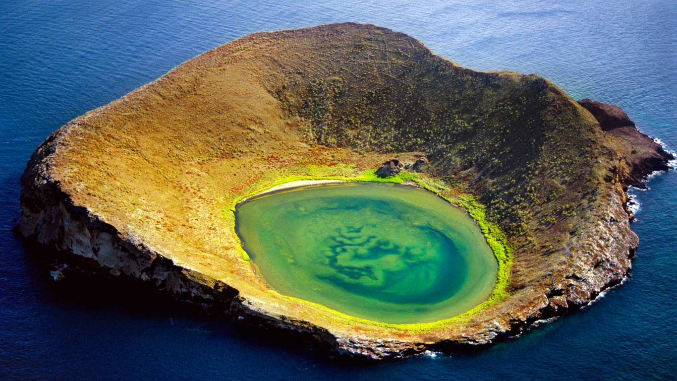 科隆群岛,圣地亚哥岛的火山口(© Frans Lanting/Corbis) - 2015/10/10 科隆群岛,圣地亚哥岛的火山口(© Frans Lanting/Corbis) - 2015/10/10