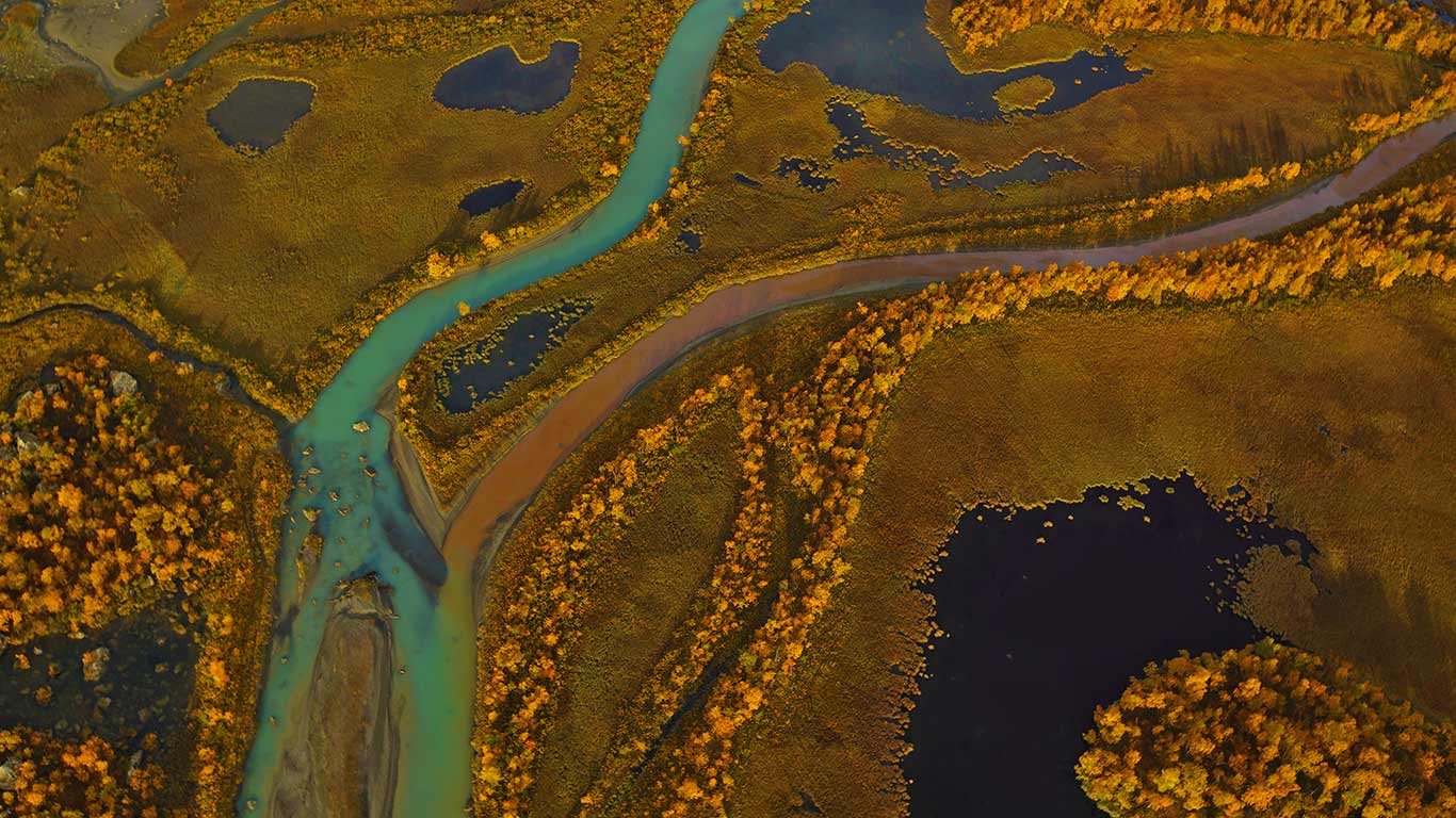 瑞典,萨瑞克国家公园内的拉帕河三角洲(© George Steinmetz/Corbis) - 2015/10/15 瑞典,萨瑞克国家公园内的拉帕河三角洲(© George Steinmetz/Corbis) - 2015/10/15