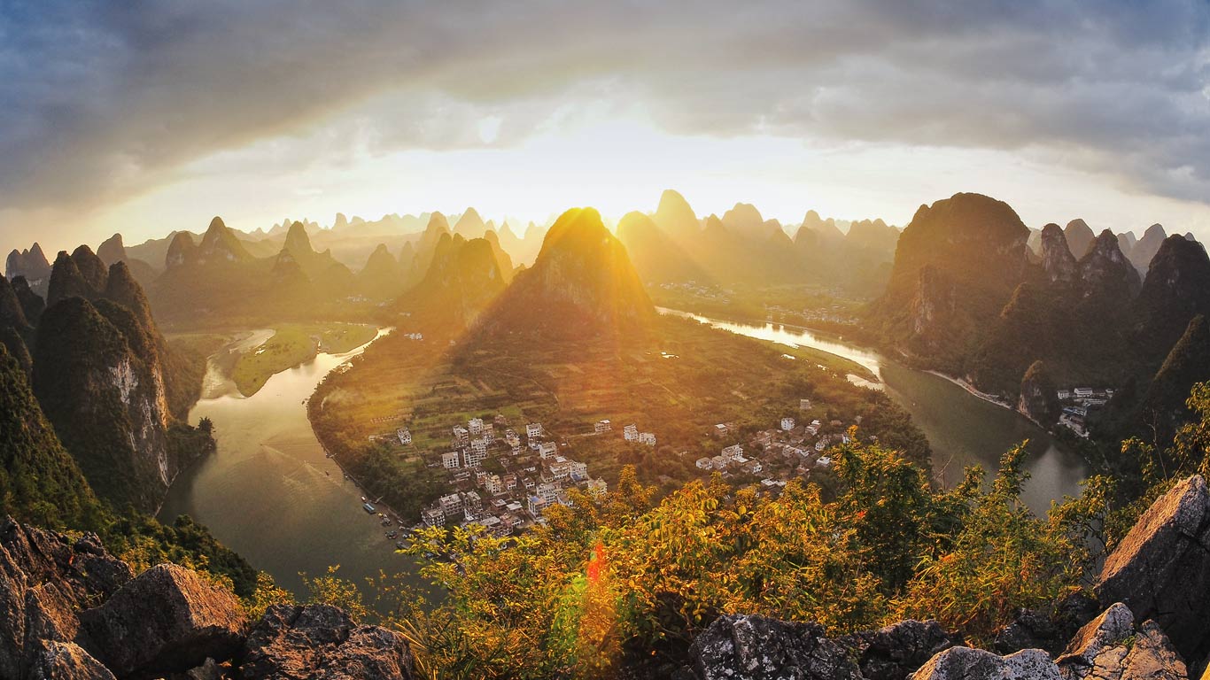 中国,广西省,兴坪漓江(© naes/Getty Images) - 2015/10/26 中国,广西省,兴坪漓江(© naes/Getty Images) - 2015/10/26