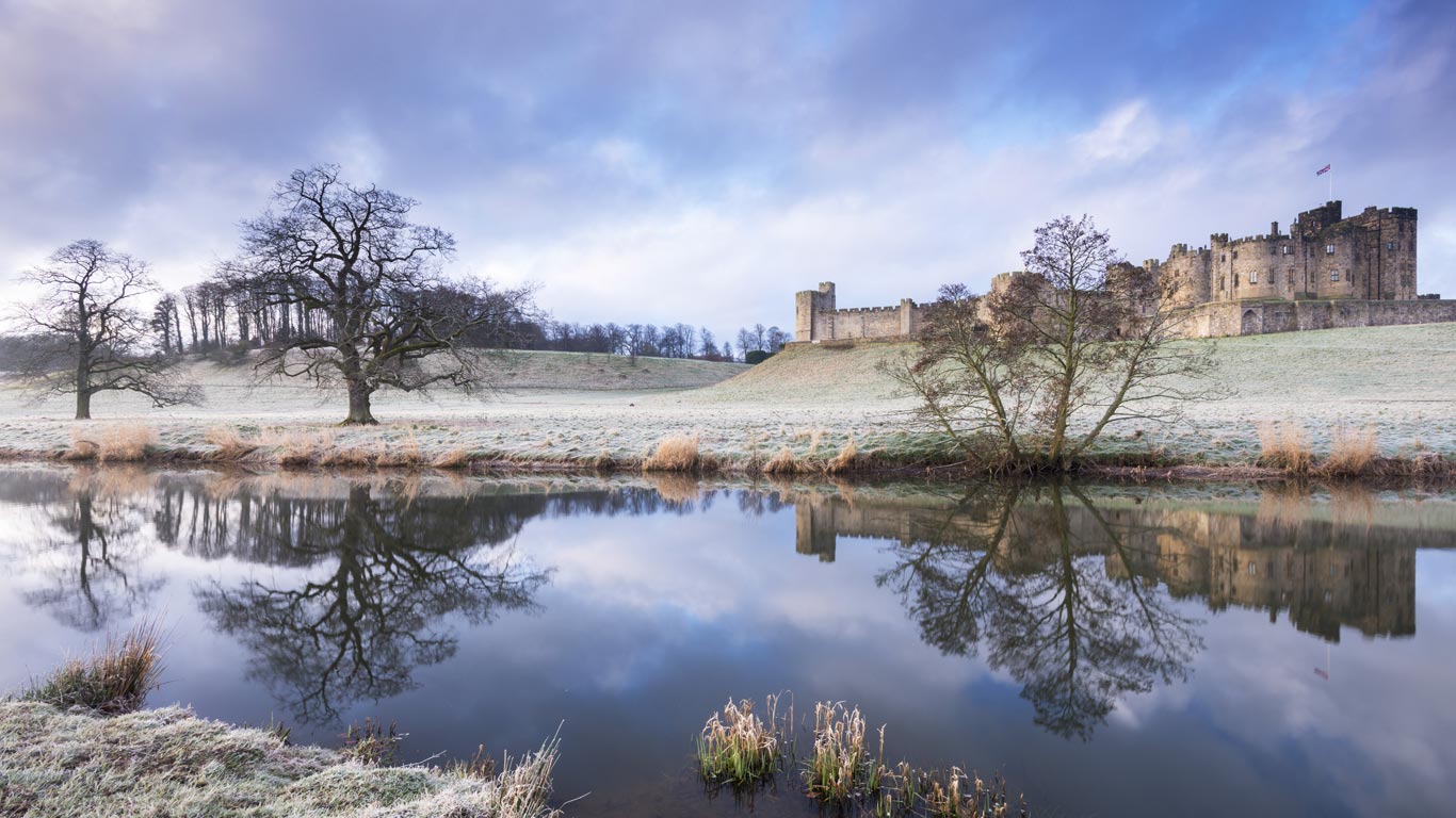 英国,诺森伯兰郡,寒冬清晨的阿尼克城堡(© Adam Burton/robertharding/plainpicture) - 2015/11/29 英国,诺森伯兰郡,寒冬清晨的阿尼克城堡(© Adam Burton/robertharding/plainpicture) - 2015/11/29