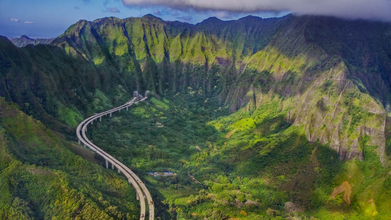 美国,夏威夷,瓦胡岛上的H3州际公路 (© Royce Bair/Getty Images) - 2016/01/31 美国,夏威夷,瓦胡岛上的H3州际公路 (© Royce Bair/Getty Images) - 2016/01/31