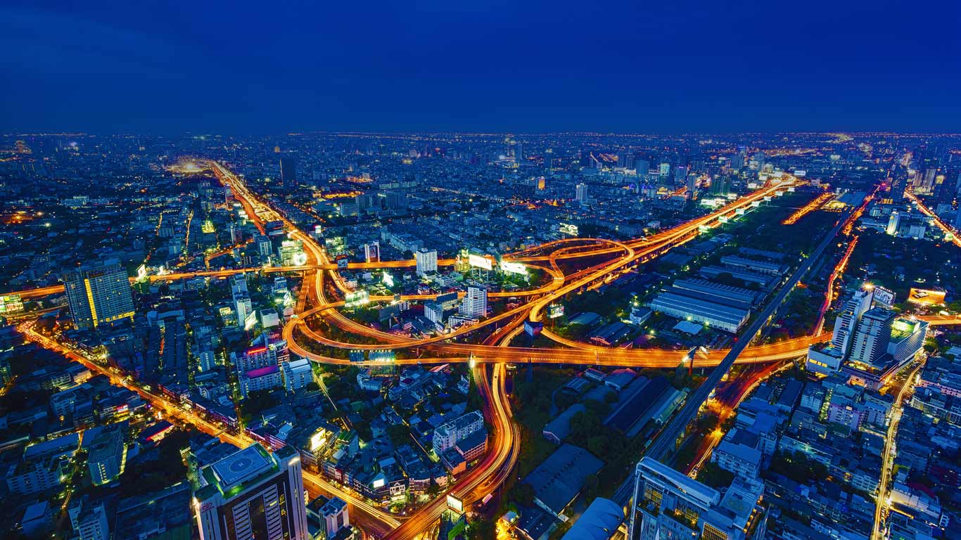 泰国,曼谷,高速公路延时摄影 (© Imaake/Shutterstock) - 2016/02/03 泰国,曼谷,高速公路延时摄影 (© Imaake/Shutterstock) - 2016/02/03