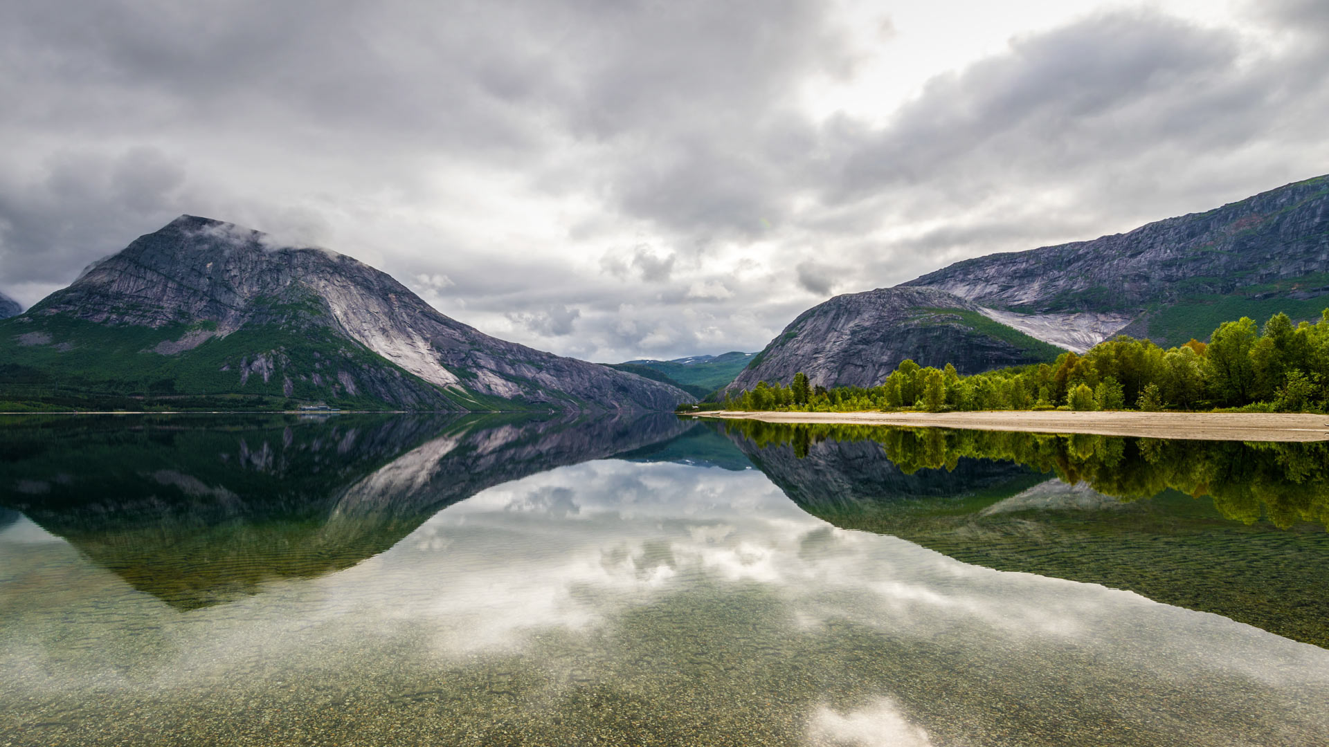 挪威,瑟福尔,Kobbvatnet Lake (© Martin Heck/Nimia) - 2016/06/22 挪威,瑟福尔,Kobbvatnet Lake (© Martin Heck/Nimia) - 2016/06/22