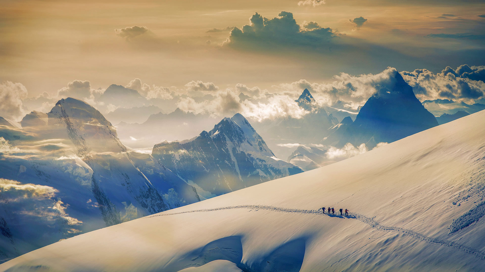 正在征服少女峰的攀登者们,伯尔尼阿尔卑斯山,瑞士 (© plainpicture/Cultura/Lost Horizon Images) - 2016/12/09 正在征服少女峰的攀登者们,伯尔尼阿尔卑斯山,瑞士 (© plainpicture/Cultura/Lost Horizon Images) - 2016/12/09