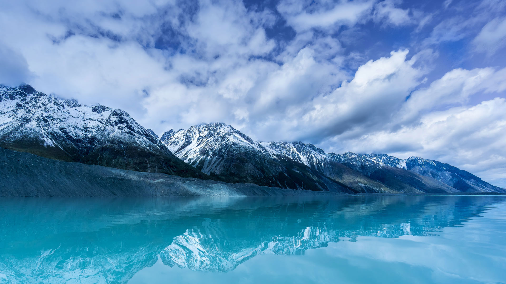 新西兰南岛的塔斯曼湖 (© UpdogDesigns/iStock/Getty Images Plus) - 2017/03/04 新西兰南岛的塔斯曼湖 (© UpdogDesigns/iStock/Getty Images Plus) - 2017/03/04