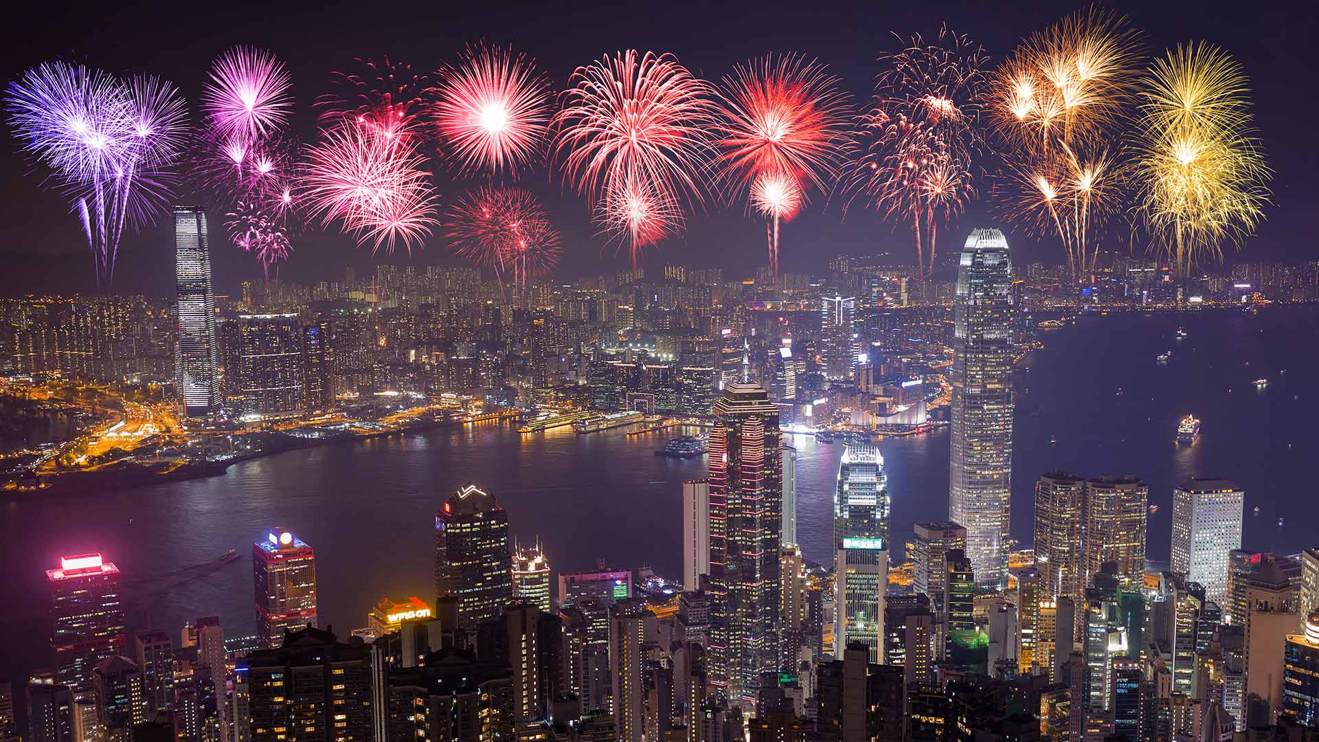 【今日除夕】璀璨烟花迎新年,中国香港 (©Thanapol Kuptanisakorn/ Alamy Stock Photo) - 2018/02/15 【今日除夕】璀璨烟花迎新年,中国香港 (©Thanapol Kuptanisakorn/ Alamy Stock Photo) - 2018/02/15
