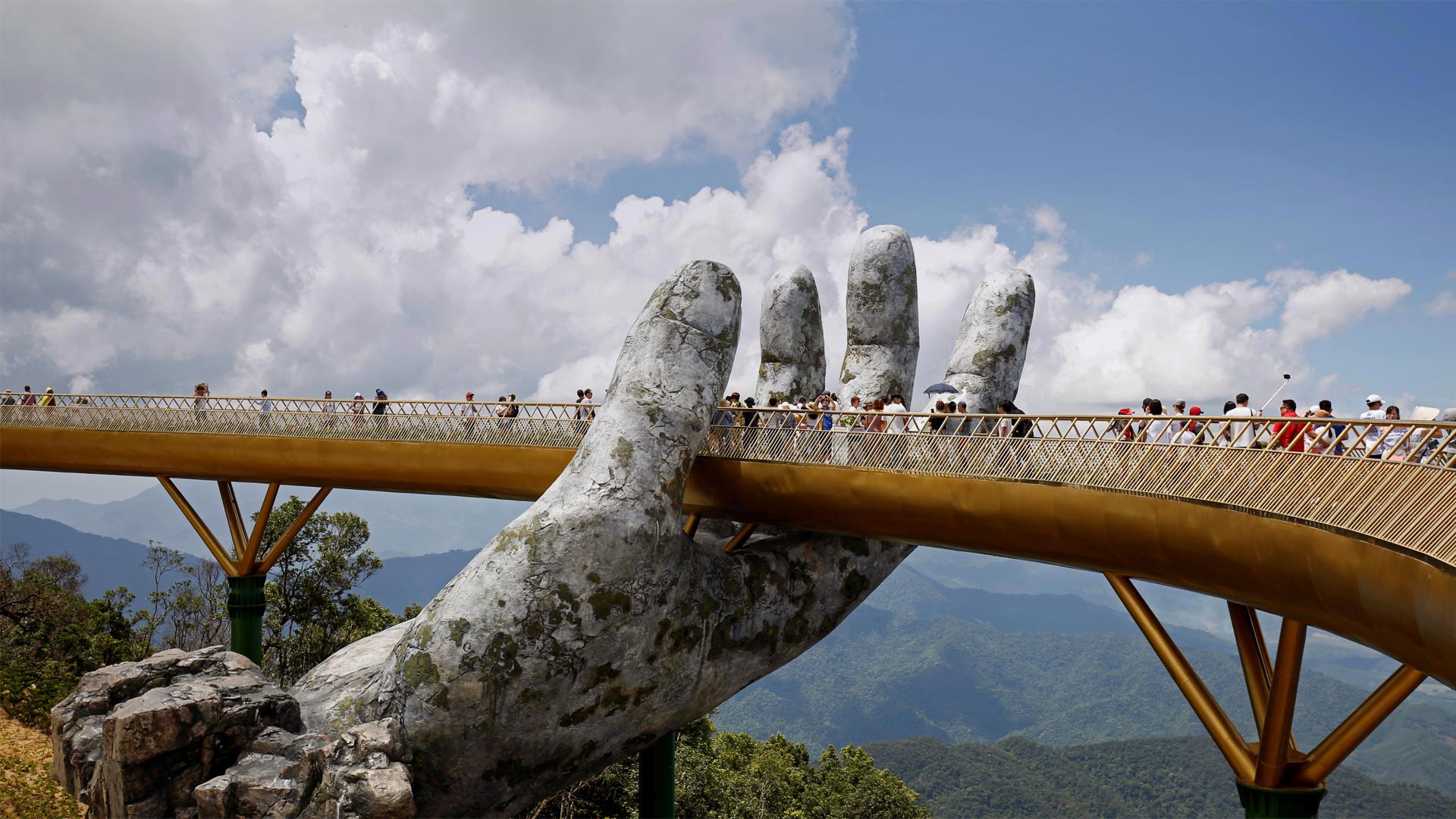 “如来大手”托起的金桥,越南岘港 (© REUTERS/Kham TPX) - 2018/09/29 “如来大手”托起的金桥,越南岘港 (© REUTERS/Kham TPX) - 2018/09/29