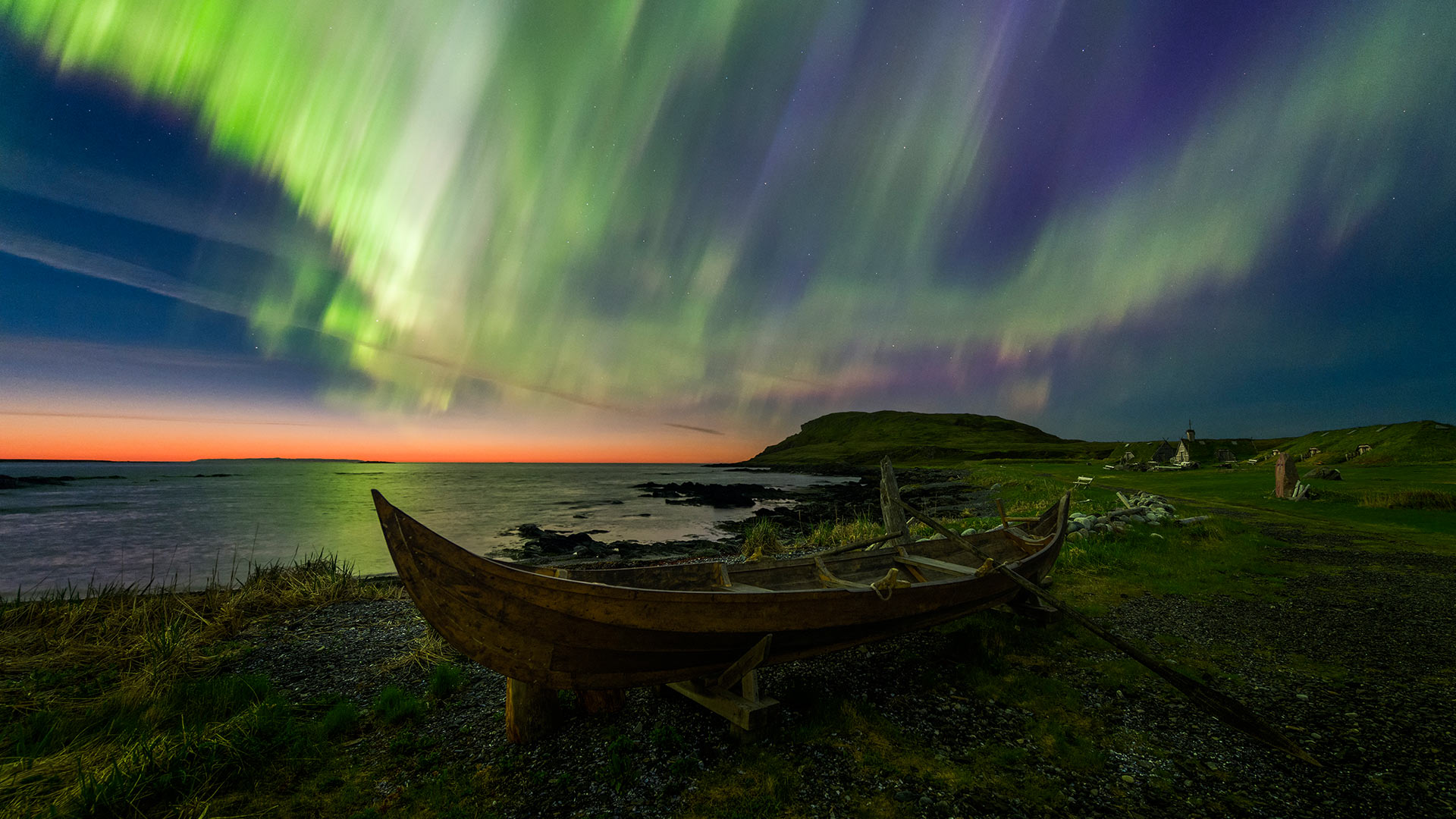 在划艇上方的北极光,加拿大纽芬兰 (© Adam Woodworth/Aurora Photos) - 2018/11/25 在划艇上方的北极光,加拿大纽芬兰 (© Adam Woodworth/Aurora Photos) - 2018/11/25