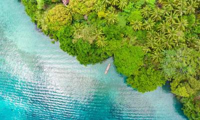 哪里让历史变得“辛辣”  |  Pulau Ay蓝色泻湖, 班达群岛, 印度尼西亚 (© fabio lamanna/Alamy Stock Photo) - 2025/06/29