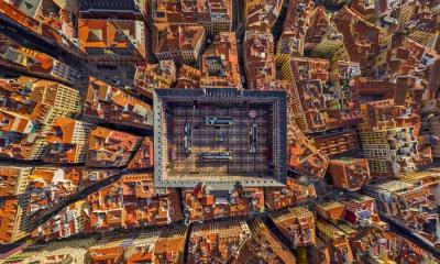 网格的心脏  |  马约尔广场鸟瞰图, 马德里, 西班牙 (© AirPano LLC/Amazing Aerial Agency) - 2025/08/29