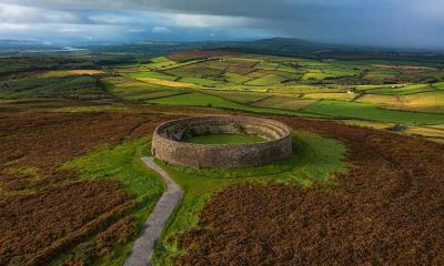 爱尔兰的精神十字路口&nbsp;&nbsp;|&nbsp;&nbsp;艾利赫格里安南环形堡，多内加尔，爱尔兰 (&copy; Lukassek/Getty Images) - 2026/03/17
