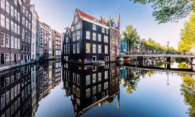 一次挥动桥臂，连接两岸&nbsp;&nbsp;|&nbsp;&nbsp;阿姆布鲁大桥，阿姆斯特丹，荷兰 (&copy; Alexander Spatari/Getty Images) - 2026/04/03