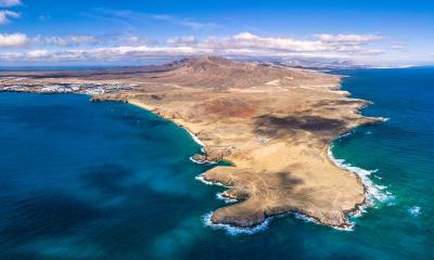 火山外衣&nbsp;&nbsp;|&nbsp;&nbsp;帕帕加约海滩, 兰萨罗特, 加那利群岛, 西班牙 (&copy; Gavin Hellier/Getty Images) - 2026/04/11